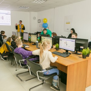 Новый класс в развлекательном центре города Томска! Скоро открытие! - КИБЕРшкола программирования для детей, компьютерные курсы для школьников, начинающих и подростков - KIBERone г. Ворошиловский
