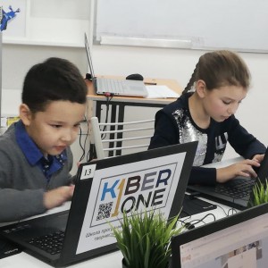 KiberOne объявляет набор юных программистов в Усть-Каменогорске - КИБЕРшкола программирования для детей, компьютерные курсы для школьников, начинающих и подростков - KIBERone г. Ворошиловский